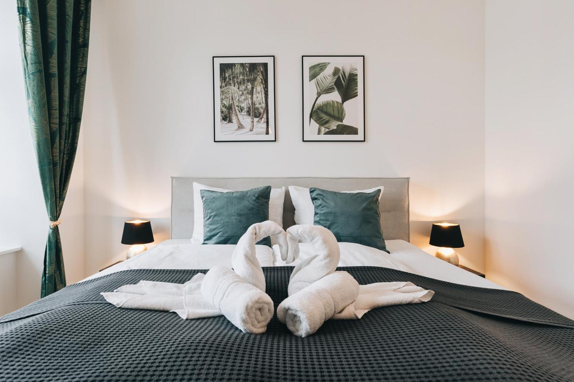 Oasis Appart - Wohnen In Dresden - Netflix - Tiefgarage - Dachterrasse Bagian luar foto